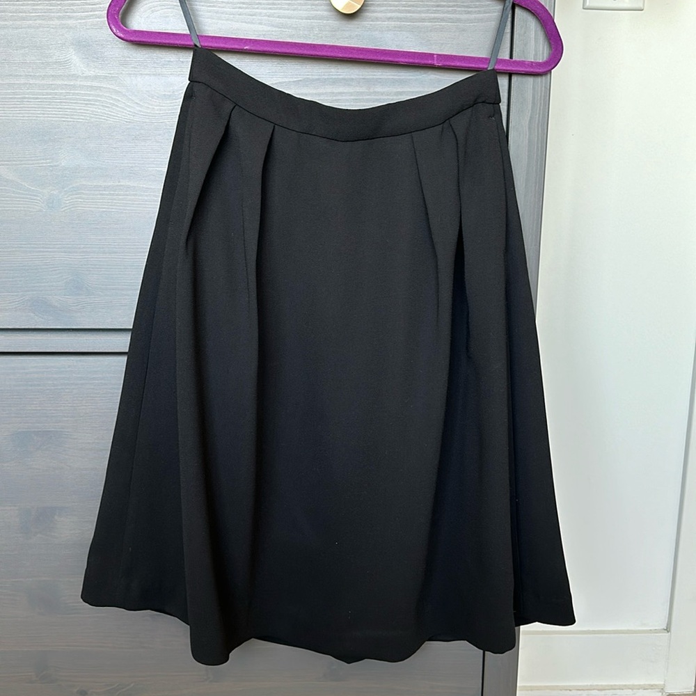 Uniqlo size small midi skirt in black